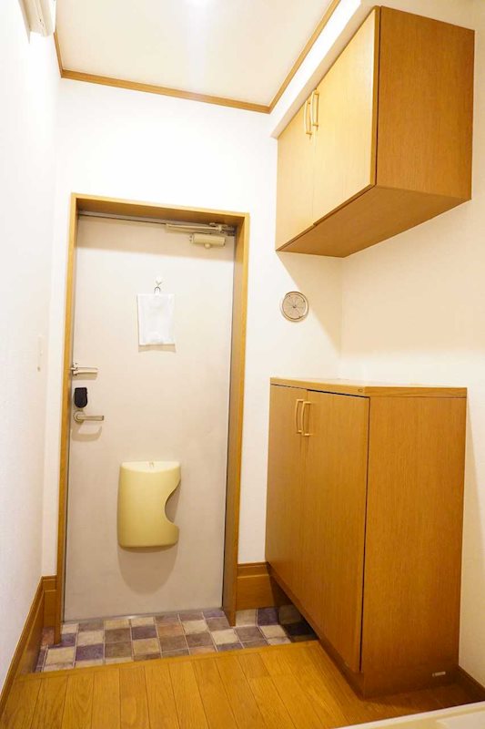 玄関　玄関収納あり