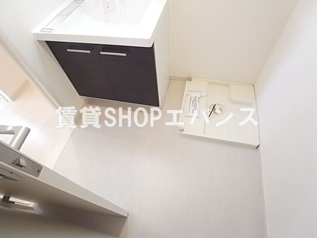 洗面設備　ゆったりとスペースのある洗面所
