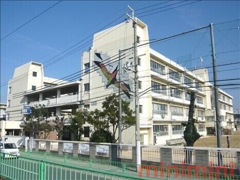 中学校　茨木市立天王中学校（中学校）まで330m