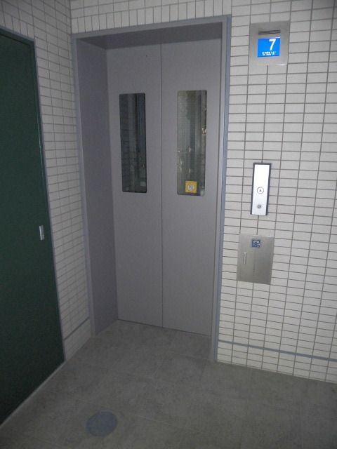 その他設備　エレベーターです