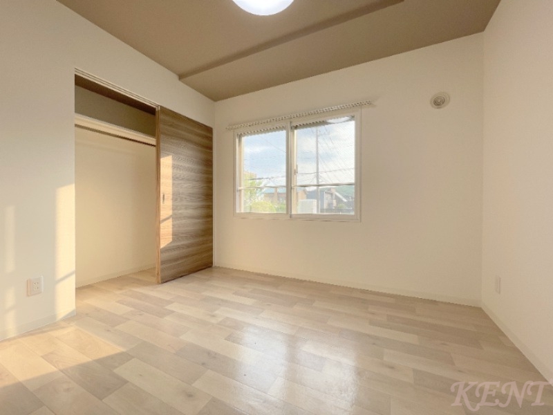 シャイニングWest Field IIの内装写真