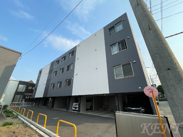 シャイニングWest Field IIの外観写真