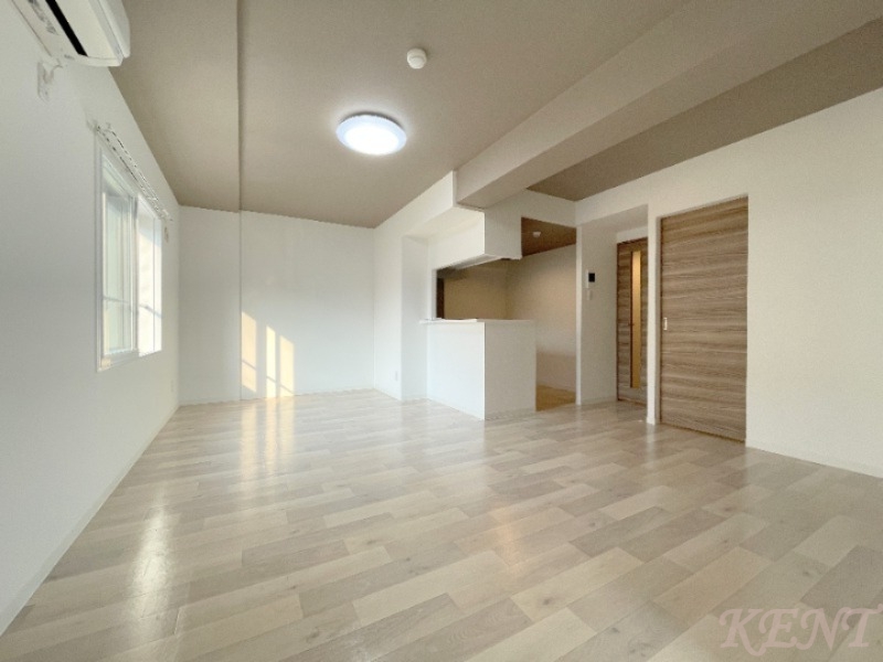 シャイニングWest Field IIの居間写真