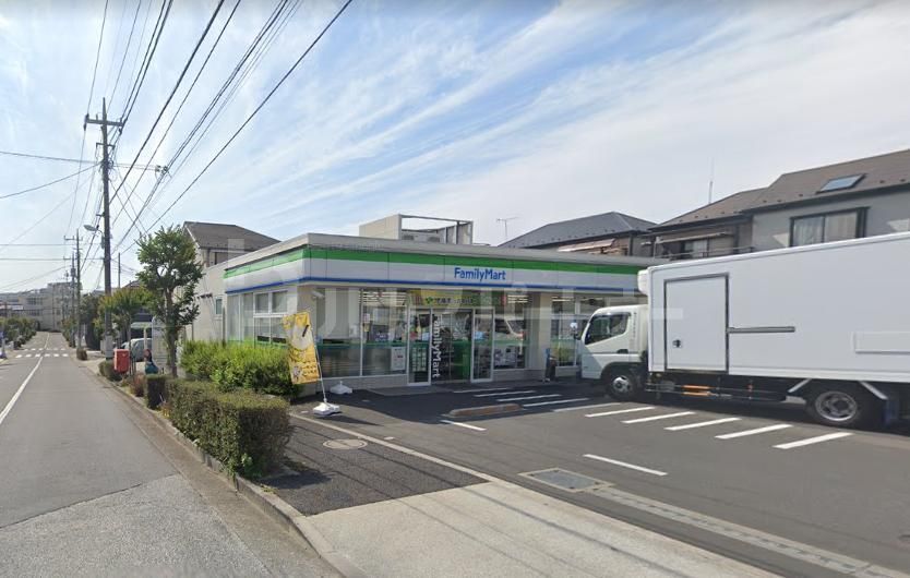 コンビニ　ファミリーマート板橋三園店（コンビニ）まで580m
