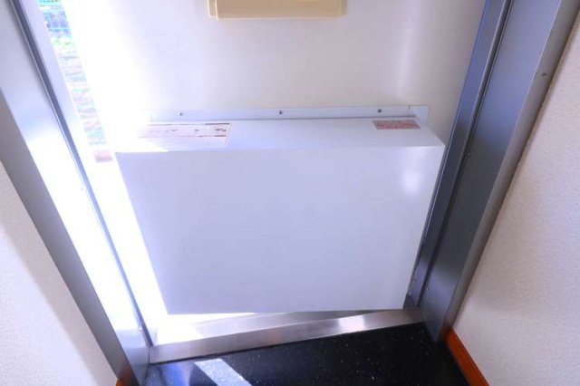 その他共有部分　玄関ドアに宅配BOX付き