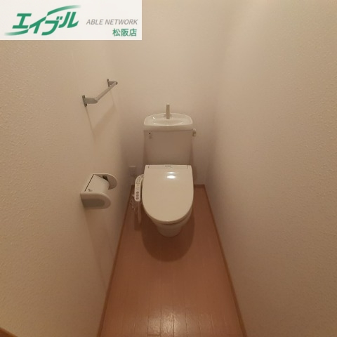 トイレ　同型参考写真