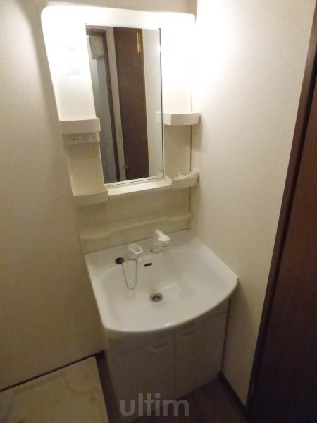 洗面設備　※別のお部屋の写真です