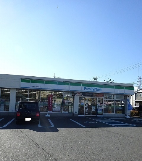 コンビニ　ファミリーマート（コンビニ）まで240m