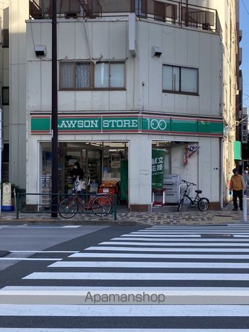 コンビニ　ローソンストア１００（コンビニ）まで511m