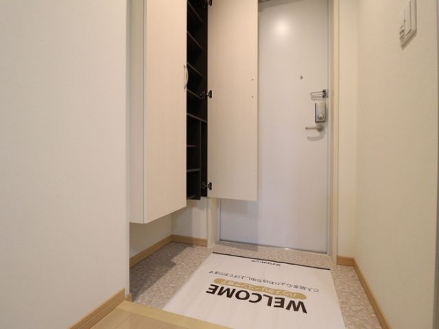 クレストスクエアの玄関写真