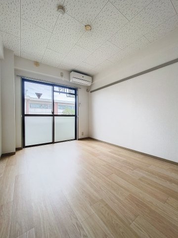 居室・リビング　洋室6帖のお部屋です