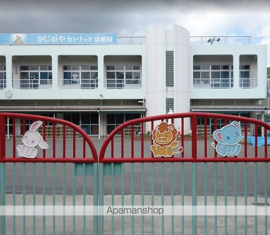 幼稚園・保育園　聖トマ学園鍛治ヶ谷カトリック幼稚園（幼稚園・保育園）まで325m
