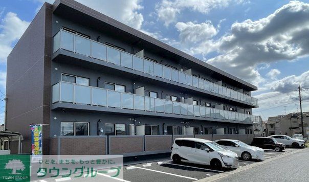 建物外観　駐車場