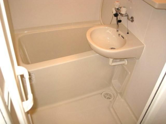 バス・シャワールーム　★もちろんバス・トイレ別です★