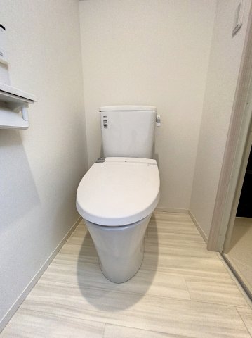 トイレ　温水洗浄便座付のトイレ
