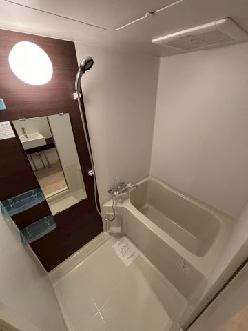 バス・シャワールーム　同物件別部屋写真
