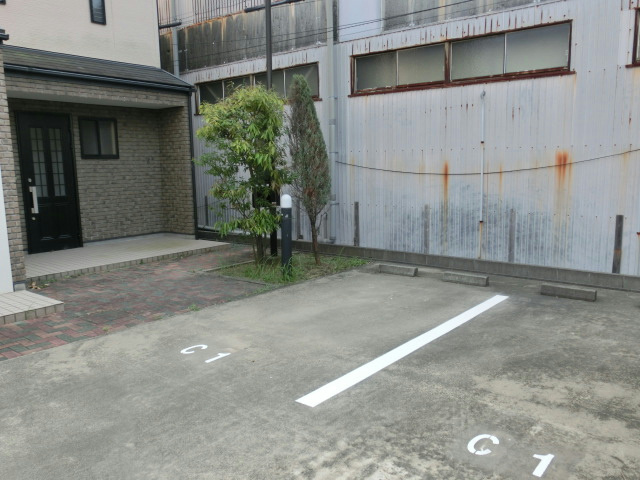 駐車場　同タイプのお部屋です