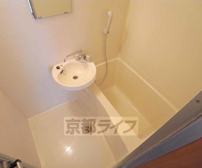 バス・シャワールーム　きれいなお風呂です。