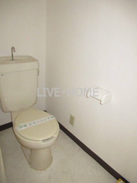 ＪＲ中央線 高円寺駅 徒歩8分 3階建 築38年のトイレ写真