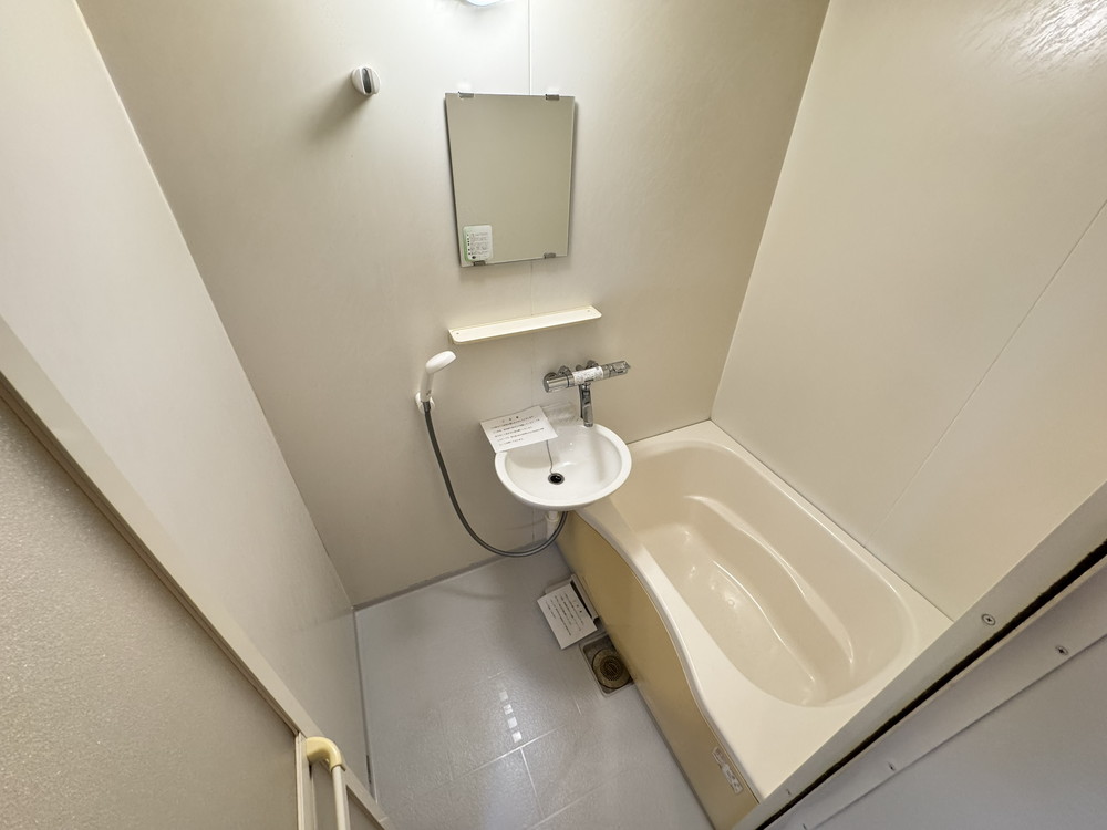 ＪＲ関西本線 志紀駅 徒歩13分 2階建 築27年の風呂写真
