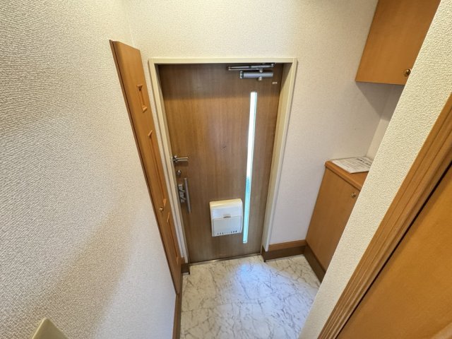 ＪＲ関西本線 志紀駅 徒歩13分 2階建 築27年の玄関写真