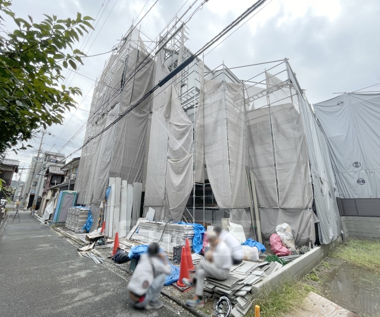 建物外観　・建築中
