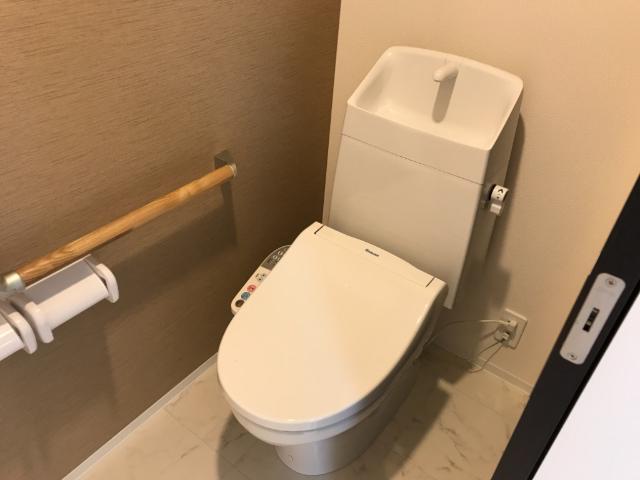 トイレ　シャワー付トイレ