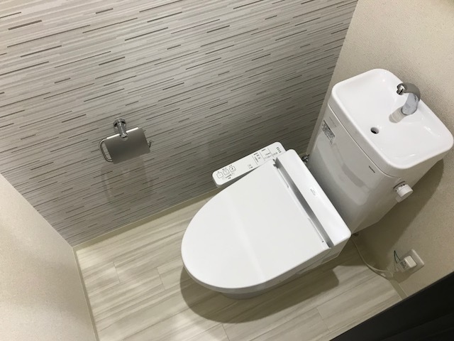 地下鉄御堂筋線 昭和町駅 徒歩5分 3階建 築9年のトイレ写真