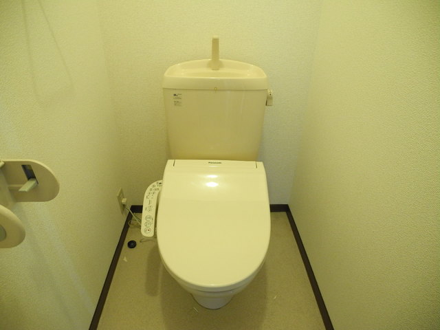 トイレ　※室内画像は別号室のもの