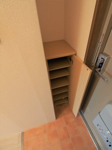 収納　シューズボックス