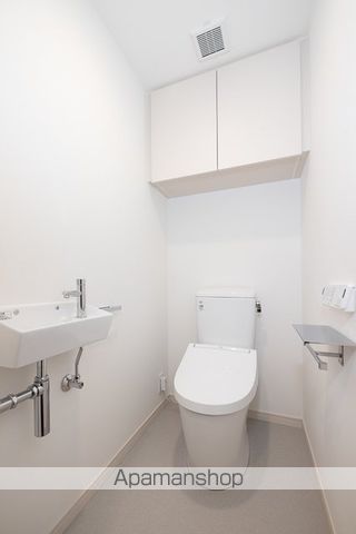 ＪＲ中央線 千駄ケ谷駅 徒歩5分 4階建 築2年のトイレ写真