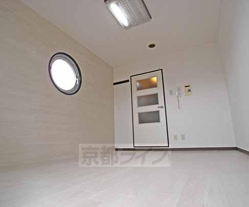 第20長栄イスズベル京都伏見の居間写真