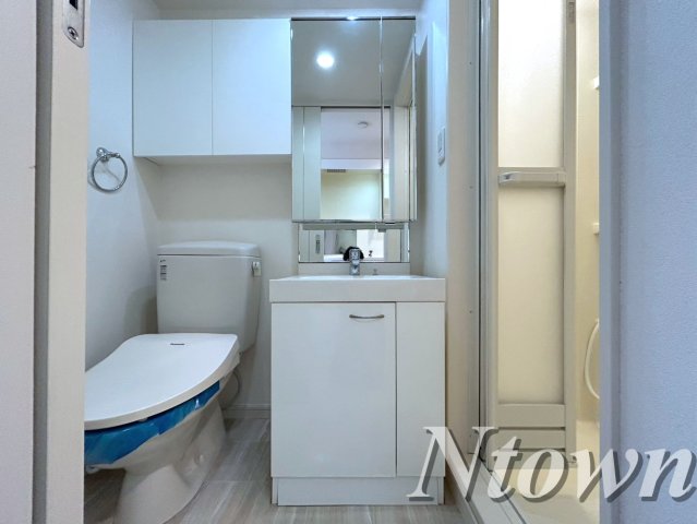 洗面設備　独立洗面化粧台付き