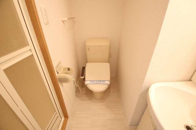 アーバンフラッツ新栄のトイレ写真