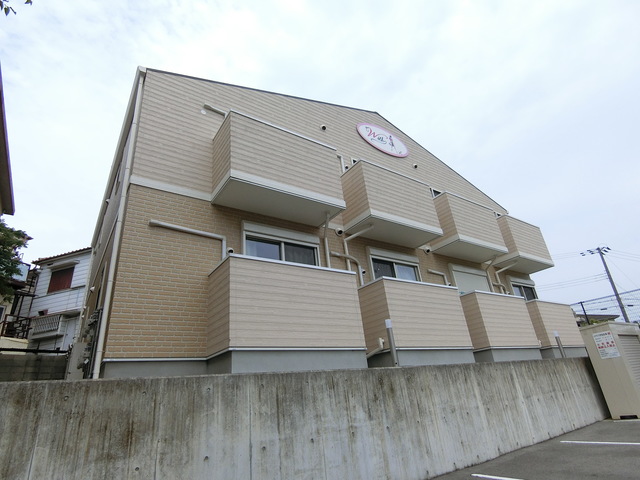 建物外観　ＪＲ魚住駅８分の築浅物件です。
