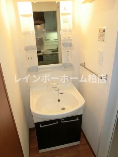 洗面設備　別部屋。参考写真。