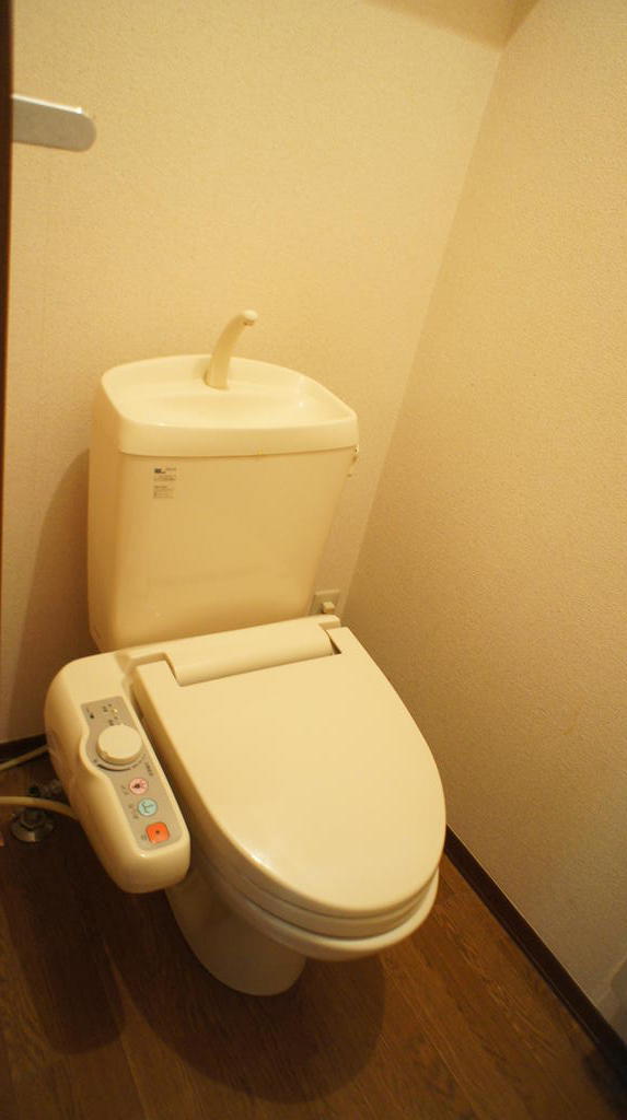 ＪＲ総武線 新検見川駅 徒歩8分 2階建 築24年のトイレ写真