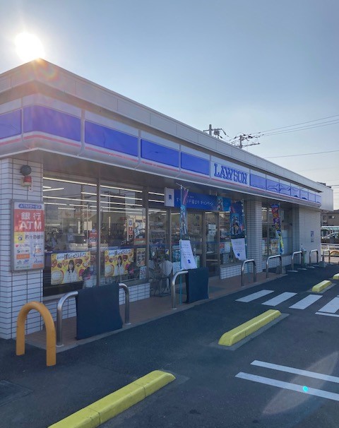 コンビニ　ローソン高松十川東町店（コンビニ）まで288m