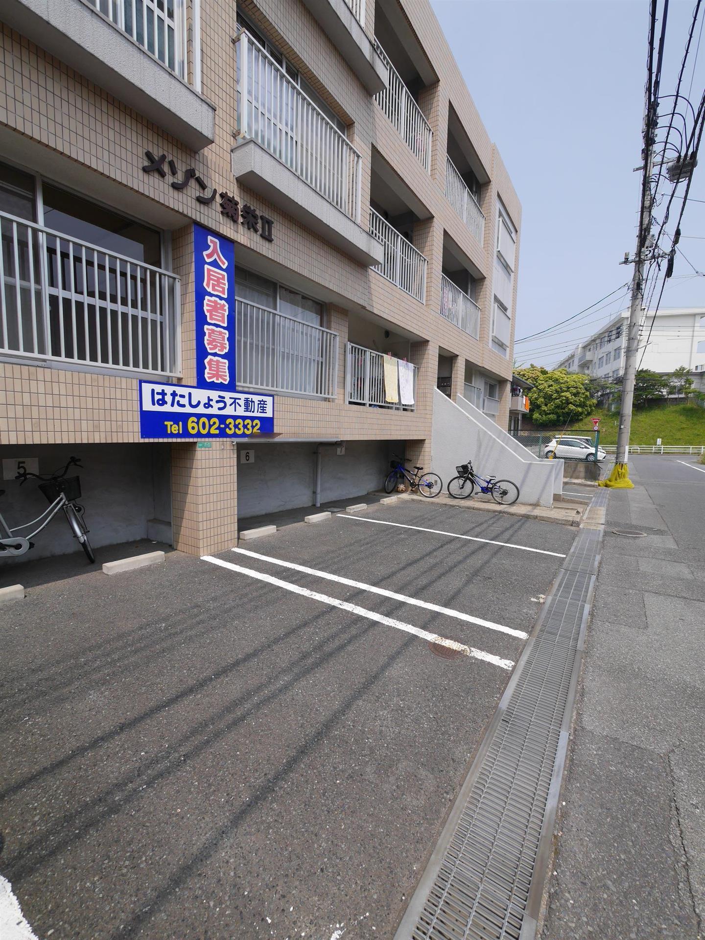 駐車場　郵便局