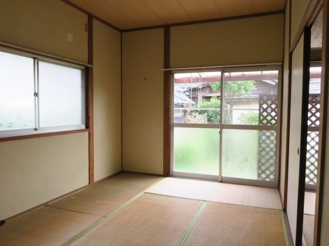 草木貸家の居間写真
