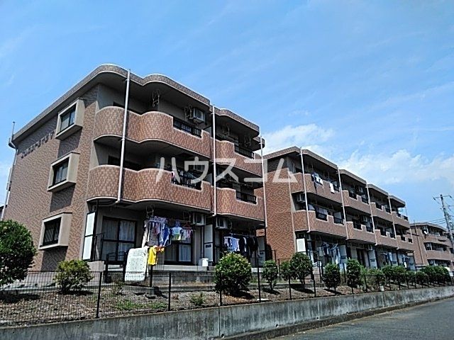 富士市三ツ沢のマンションの建物外観