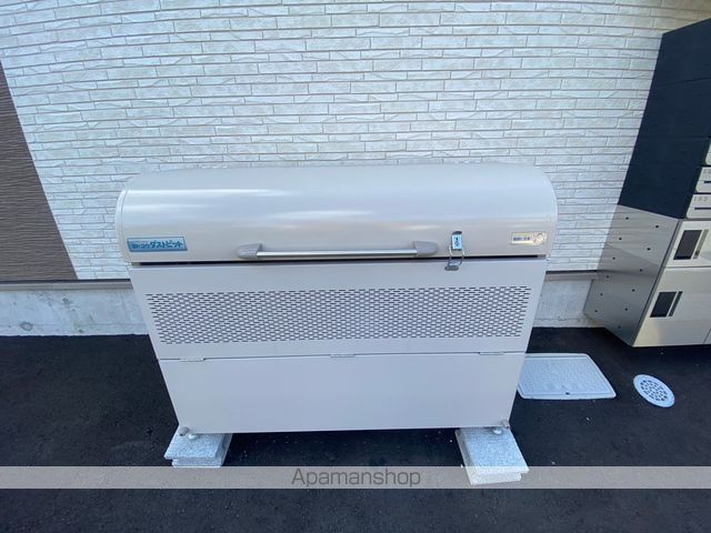 駐車場　ロビー