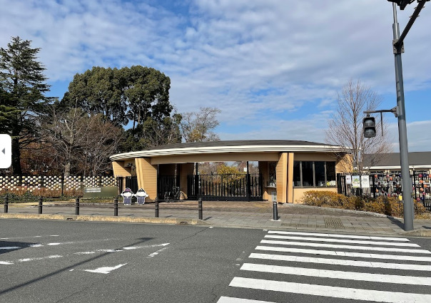 【奈良市あやめ池南のマンションの小学校】