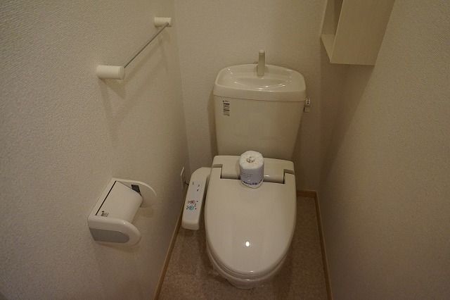 【入間市宮寺のアパートのトイレ】