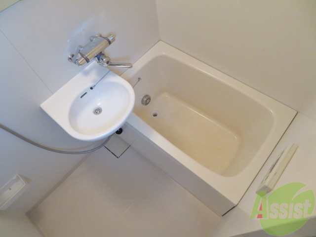 バス・シャワールーム　追い焚き機能付きなので、半身浴も気持ちよくできますね。