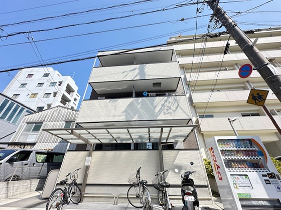 広島市中区舟入幸町のアパートの建物外観