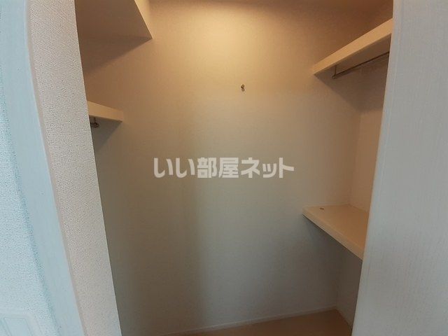 【ジェルメ園部IIIの収納】