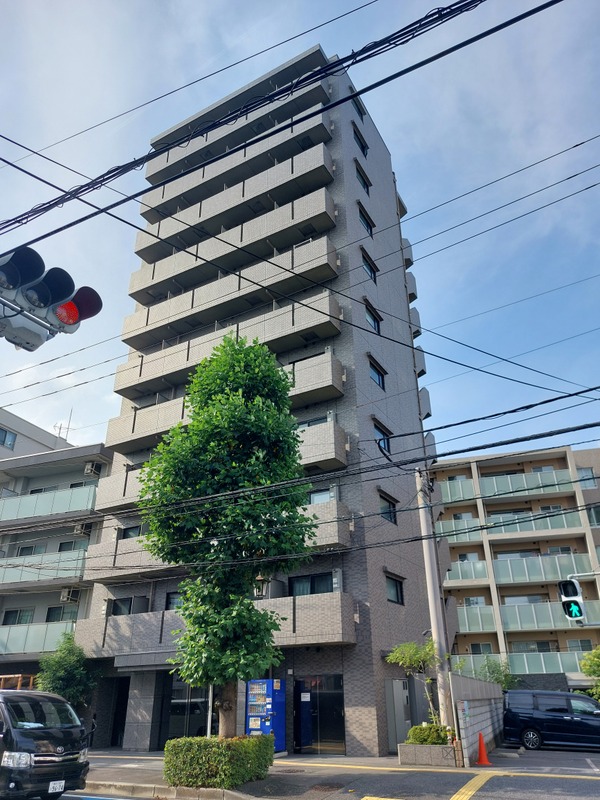 【ルーブル高津の建物外観】