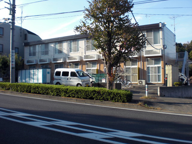 町田市図師町のアパートの建物外観