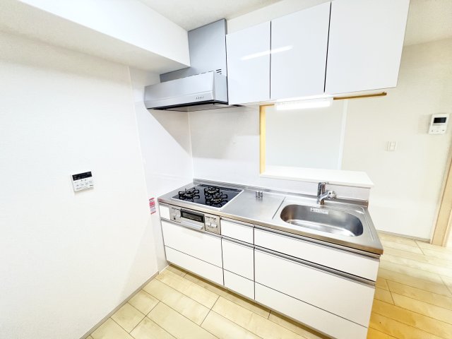キッチン　※別部屋参考写真